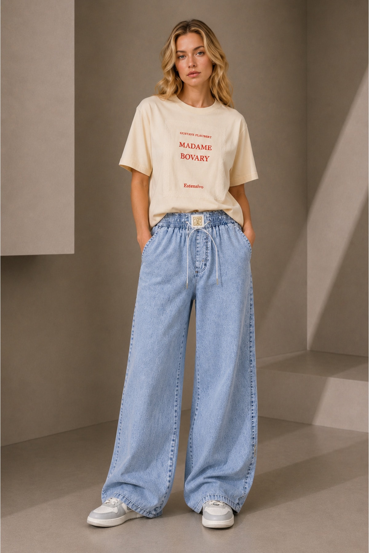 Madame Bovary Baskılı Oversize T-Shirt – Krem / Bej