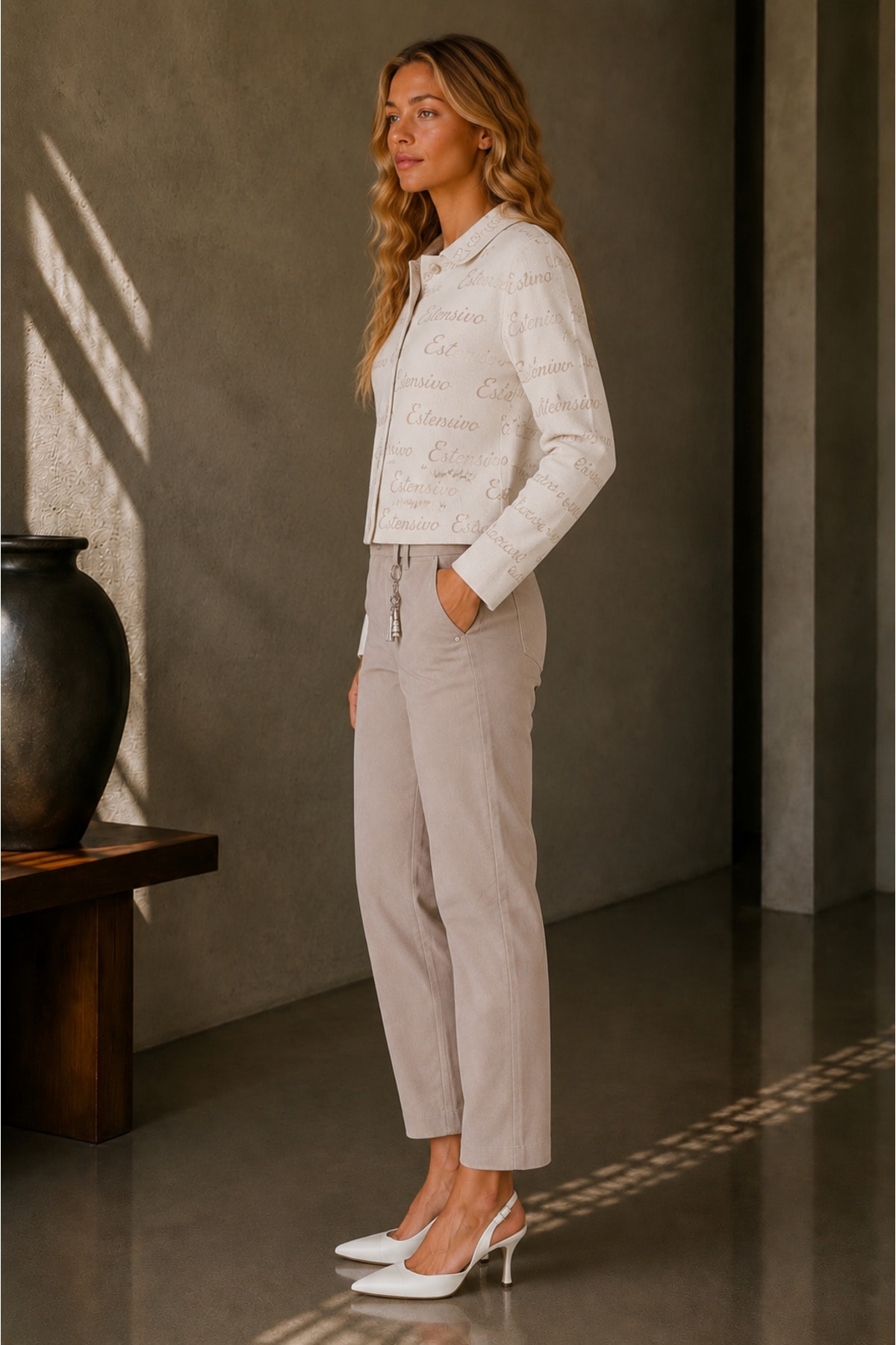 Monogram Desenli Crop Ceket | Jakarlı Dokuma | Premium Koleksiyon